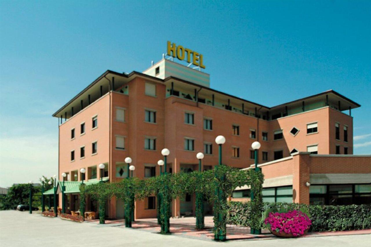 Leonardo Hotel Parma Eksteriør billede